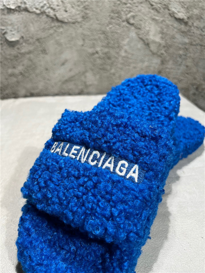 BLCG SLIPPERS