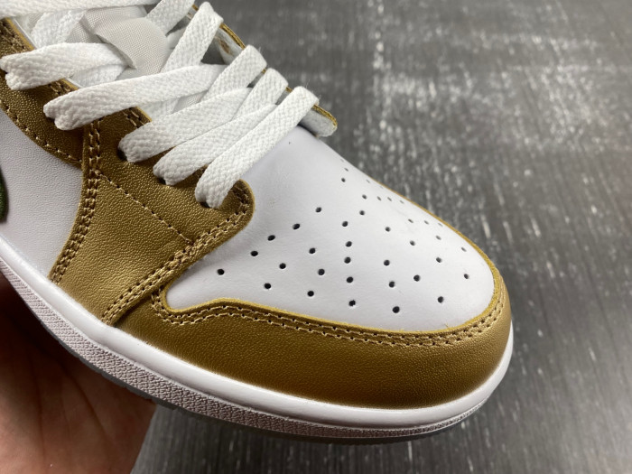 Air Jordan 1 Low OG “Year Of The Dragon”  FQ6593-100