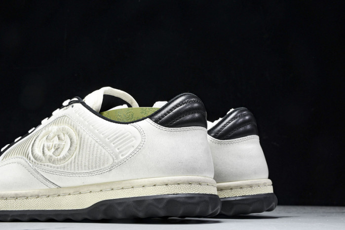 Gv*c sneaker