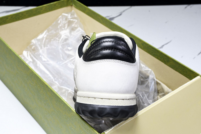 Gv*c sneaker