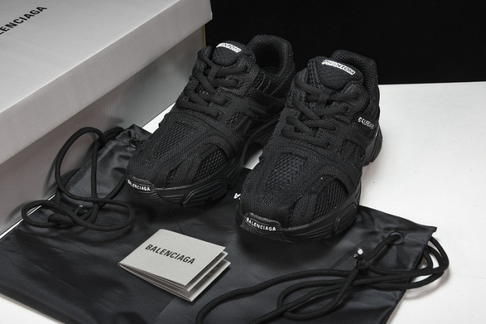 blcg   phanT0m  yeeshoes042801