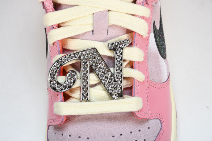 Nike  Dunk Low LX“Hot Punch and Pink Foam”  FN8927-621