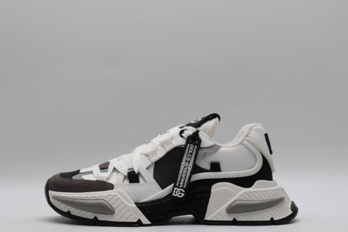 DG SNEAKERS 052505